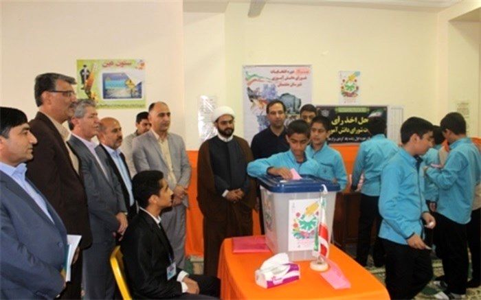 آیین نمادین بیست و دومین دوره انتخابات شورای دانش آموزی مدارس شهرستان دشتستان برگزار شد