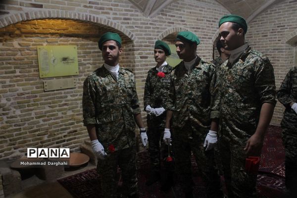 گردهمایی پایان ماه صفر بسیجیان دانش‌آموز در منزل امام خمینی  (ره)