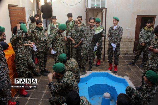 گردهمایی پایان ماه صفر بسیجیان دانش‌آموز در منزل امام خمینی  (ره)