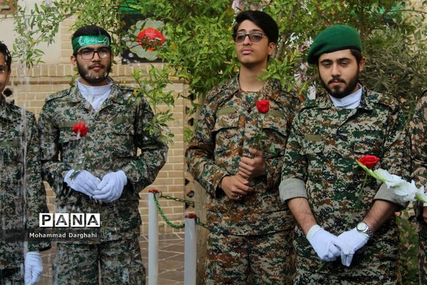 گردهمایی پایان ماه صفر بسیجیان دانش‌آموز در منزل امام خمینی  (ره)