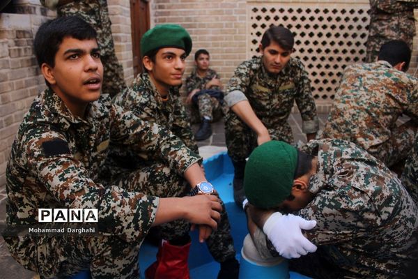 گردهمایی پایان ماه صفر بسیجیان دانش‌آموز در منزل امام خمینی  (ره)