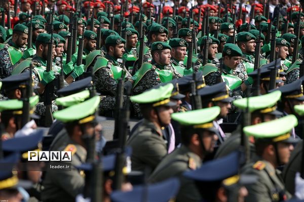 حضور فرمانده کل قوا در مراسم دانش‌آموختگی دانشجویان دانشگاه‌های افسری ارتش