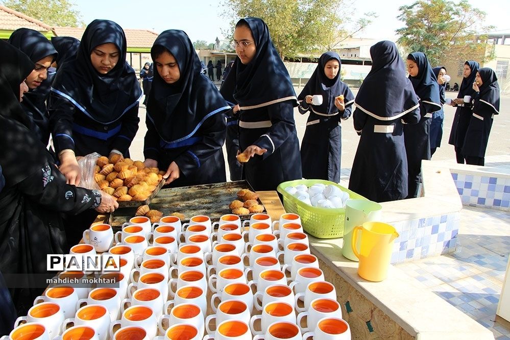 وقف 500 عدد لیوان توسط دانش آموزان دبیرستان دخترانه شاهد افشار یزد