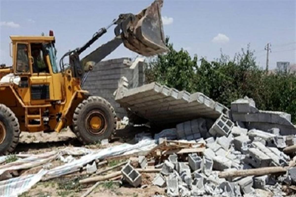 بناهای غیرمجاز در روستای قلات شیراز تخریب شد