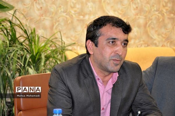 نشست بررسی طرح گردشگری دانش‌آموزی با حضور معاون سیاسی امنیتی استانداری مازندران