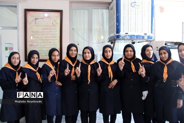 انتخابات شوراهای دانش آموزی در منطقه تبادکان مشهد