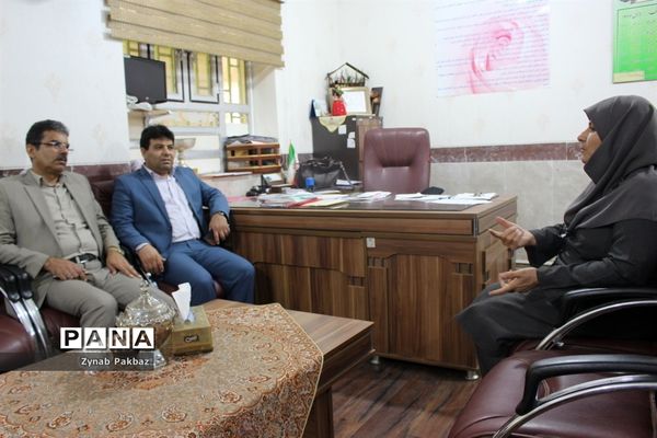 بازدید از بیست و دومین دوره انتخابات شوراهای دانش‌آموزی مدارس بوشهر