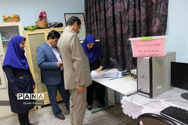 بازدید از بیست و دومین دوره انتخابات شوراهای دانش‌آموزی مدارس بوشهر