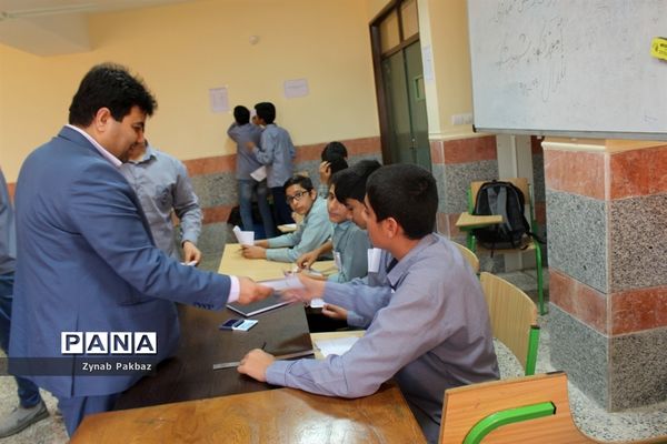 بازدید از بیست و دومین دوره انتخابات شوراهای دانش‌آموزی مدارس بوشهر