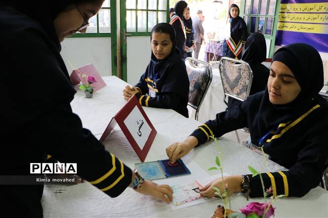 مراسم بیست و دومین انتخابات شورای دانشآموزی در شیراز