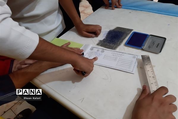 برگزاری بیست و دومین دوره انتخابات  شورای دانش‌آموزی درمدرسه توحید شیراز