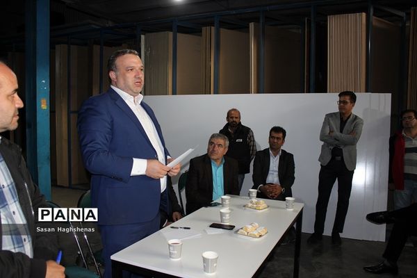 نشست بررسی مشکلات تولیدکنندگان صنایع چوب شهرک صنعتی سهند اسلامشهر