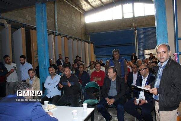 نشست بررسی مشکلات تولیدکنندگان صنایع چوب شهرک صنعتی سهند اسلامشهر