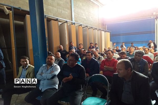 نشست بررسی مشکلات تولیدکنندگان صنایع چوب شهرک صنعتی سهند اسلامشهر