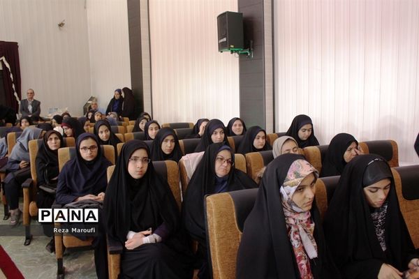 مراسم تجلیل از دانش آموزان برگزیده سی و هفتمین دوره مسابقات قرآن، عترت و نماز استان آذربایجان غربی