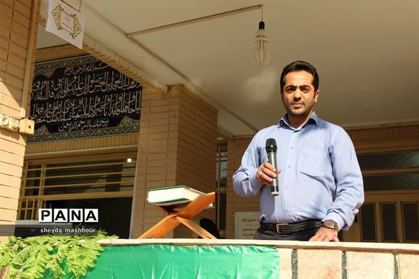 نواخته شدن زنگ استکبار ستیزی در مدارس شهرری