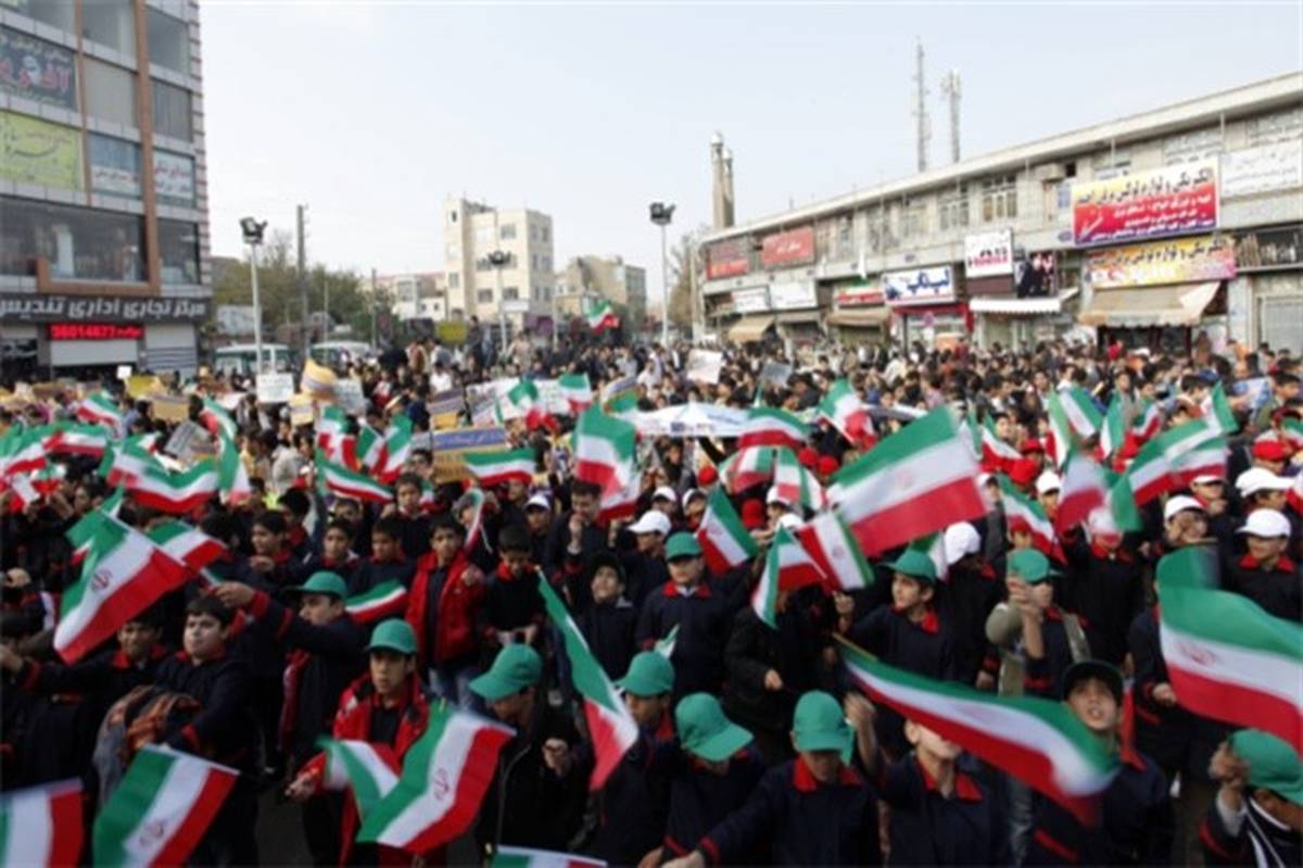 حضور گسترده دانش آموزان پاکدشت در راهپیمایی 13آبان