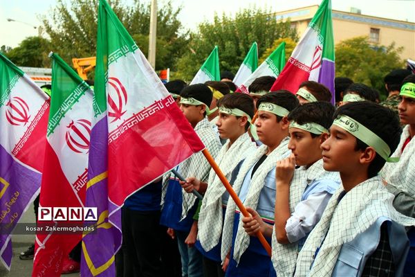راهپیمایی یوم الله 13 آبان در رباط کریم