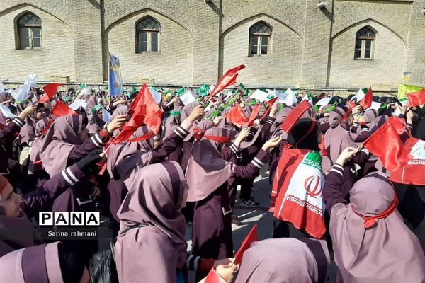 حضور اقشار مردم در راهپیمایی 13 آبان