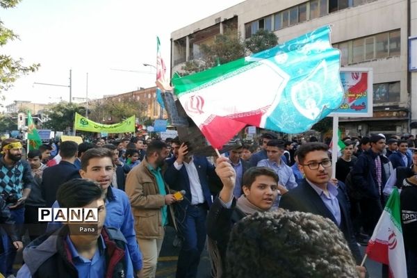 حضور پرشور دانش‌آموزان سازمان دانش‌آموزی آذربایجان غربی  در راهپیمایی 13 آبان