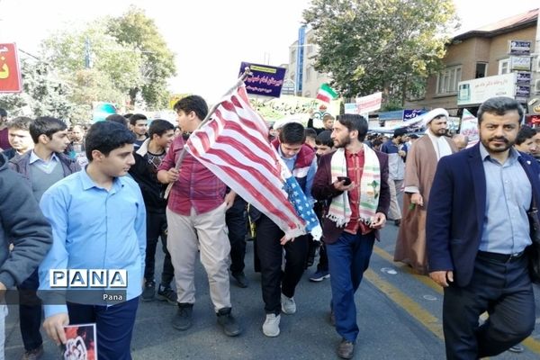 حضور پرشور دانش‌آموزان سازمان دانش‌آموزی آذربایجان غربی  در راهپیمایی 13 آبان