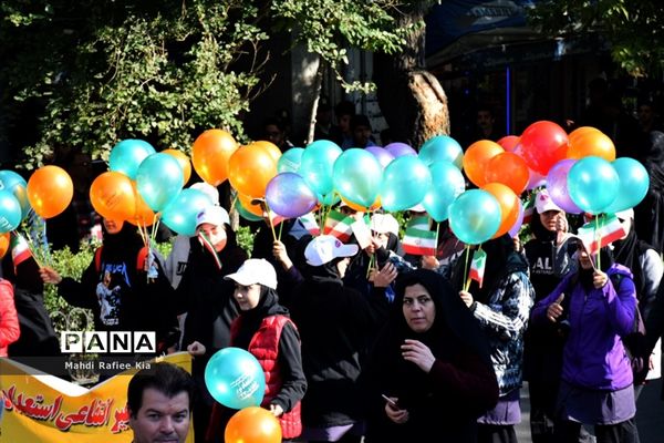 راهپیمایی ۱۳ آبان در تبریز-۲