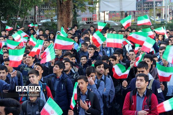 فریاد استکبار ستیزی دانش آموزان گلستانی در راهپیمایی 13 آبان