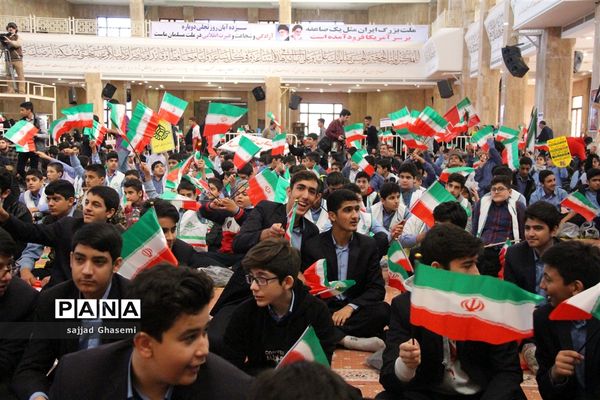 فریاد استکبار ستیزی دانش آموزان گلستانی در راهپیمایی 13 آبان