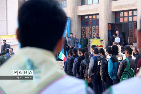 فریاد استکبار ستیزی دانش آموزان گلستانی در راهپیمایی 13 آبان