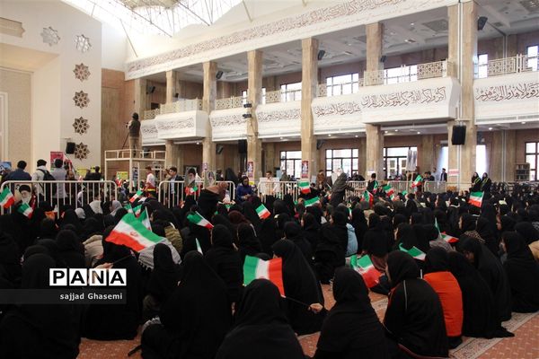 فریاد استکبار ستیزی دانش آموزان گلستانی در راهپیمایی 13 آبان