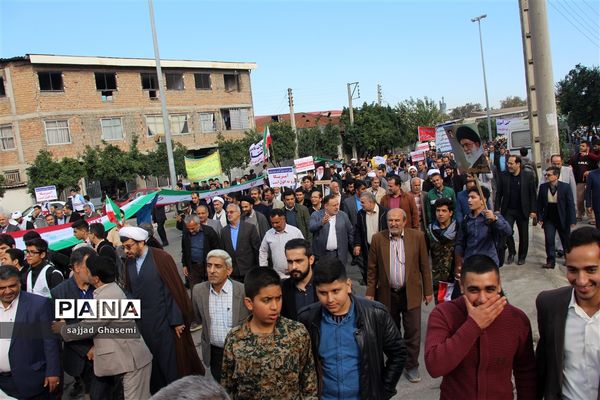 فریاد استکبار ستیزی دانش آموزان گلستانی در راهپیمایی 13 آبان