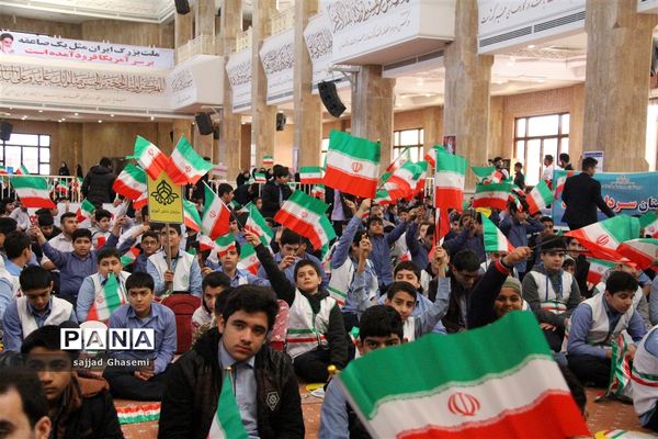 فریاد استکبار ستیزی دانش آموزان گلستانی در راهپیمایی 13 آبان