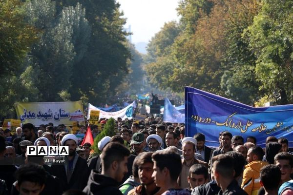 راهپیمایی ١٣ آبان در همدان