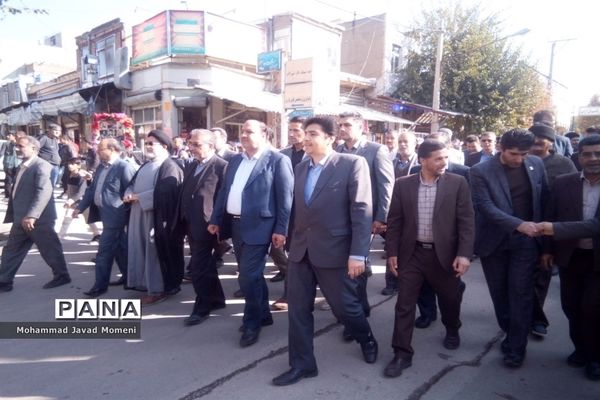 راهپیمایی روز ملی مبارزه با استکبار در شهرستان اسدآباد