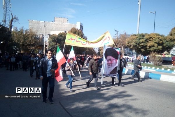 راهپیمایی روز ملی مبارزه با استکبار در شهرستان اسدآباد