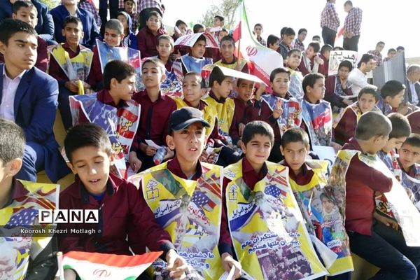 راهپیمایی 13 آبان در شهرستان کازرون