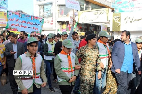 حضور دانش‌‌آموزان پیشتاز قائم‌شهر در راهپیمایی 13 آبان