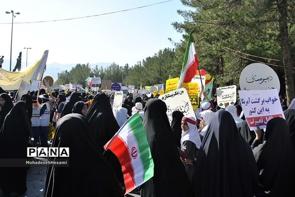 حضور با شکوه مردم در راهپیمایی 13 آبان