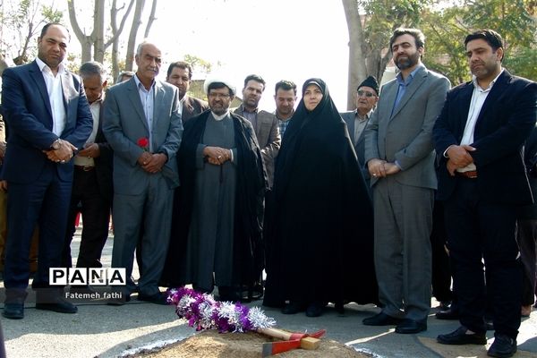 آئین کلنگ زنی ساخت مدرسه ۱۲ کلاسه در روستای علی آباد قاجار چهاردانگه