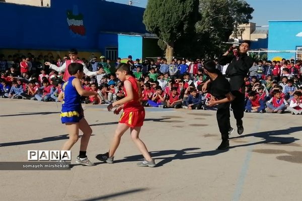 برگزاری المپیاد ورزشی درون مدرسه ای در نی ریز