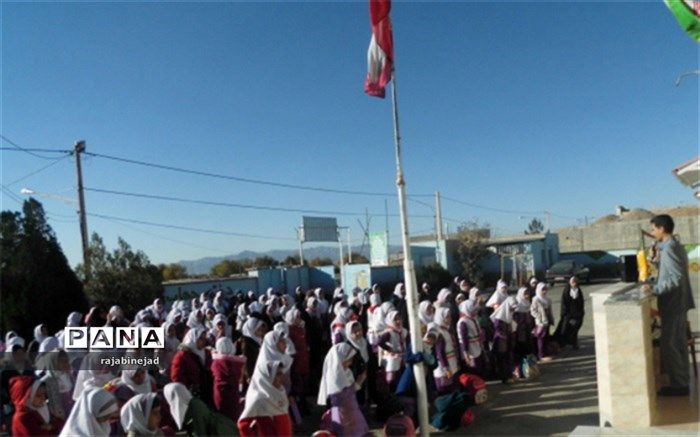 برگزاری مراسم زنگ انتظار در دبستان شاهد عبدالرحمن آدمی ابرکوه