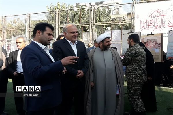 نمایشگاه مشارکت انجمن اولیاء و مربیان ناحیه دو شهر ری
