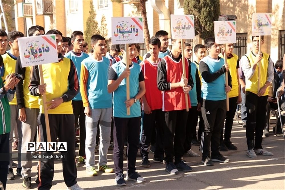 آیین افتتاحیه المپیاد ورزشی درون مدرسه‌ای در یزد