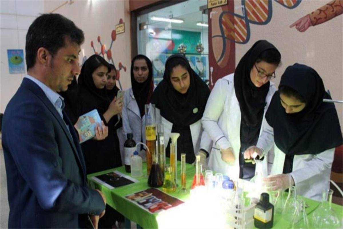 روز آزمایشگاه در پژوهشسرای دانش آموزی شهید خوشبخت  بوشهر برگزار شد