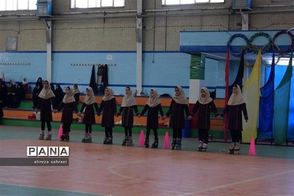 برگزاری آیین افتتاحیه المپیاد درون مدرسه‌ای به صورت قطبی در مجموعه ورزشی غدیر شهرستان اردکان