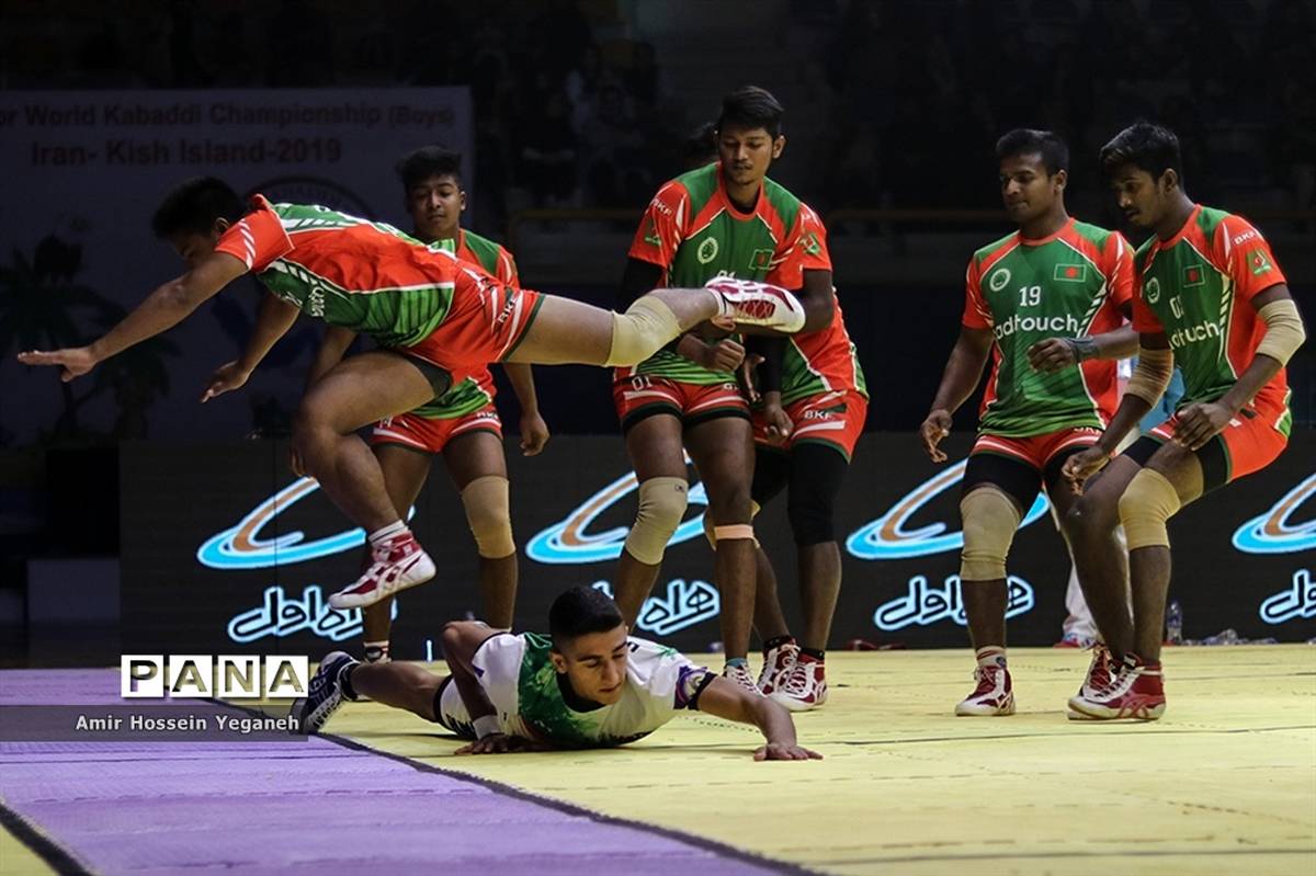 بازی ایران و بنگلادش در نیمه نهایی مسابقات کبدی قهرمانی جوانان جهان