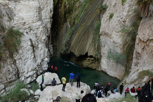 دره‌نوردی در کوه‌های اخند