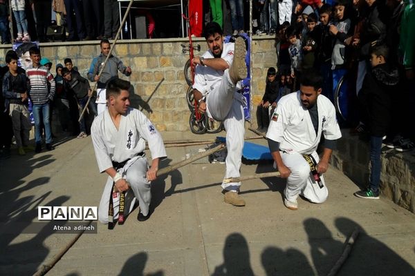 همایش دوچرخه سواری و پیاده روی خانوادگی در شهرستان شاهین دژ