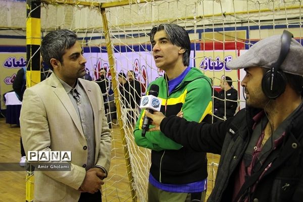 دیدار تیم منتخب قهرمانان ملی فوتبال با متخب تیم‌های محله هرندی