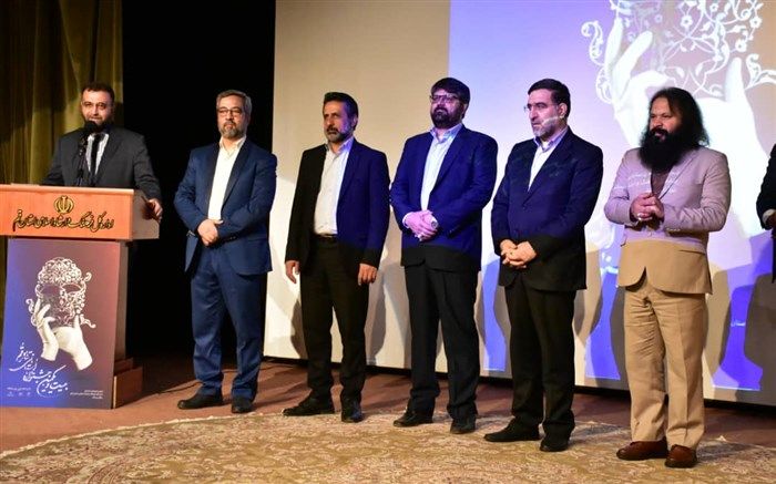 بیست و یکمین جشنواره تئاتر استان قم با معرفی برترین ها به کار خود پایان داد 